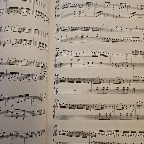 W. A. Mozart Sonatas and Fantasies Paperback for the piano – October 1, 1960 - Picture 3 of 3